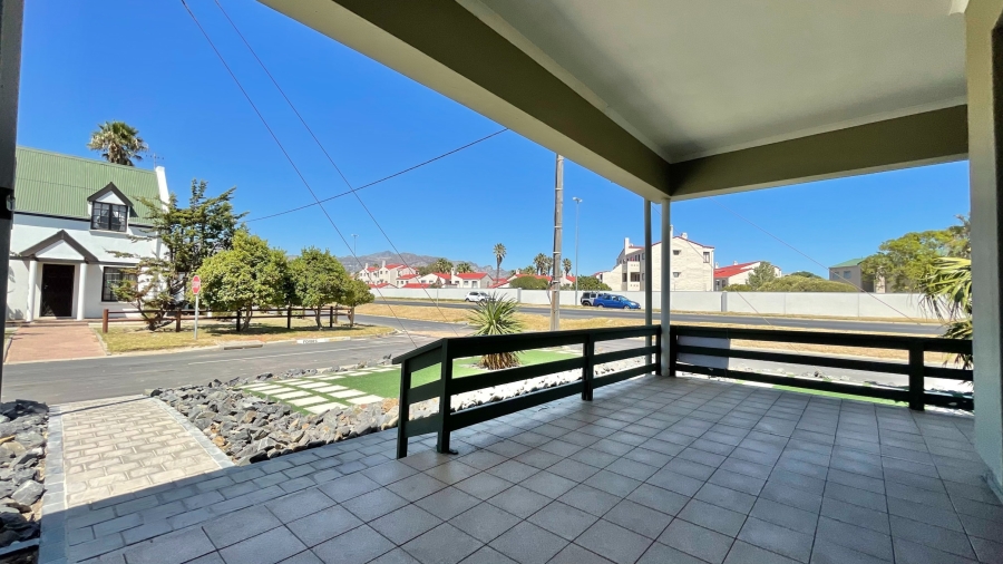 4 Bedroom Property for Sale in Rusthof Western Cape